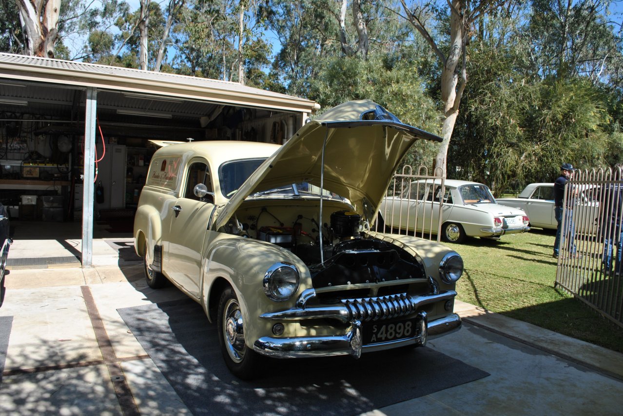 Holden FJ panelvan - 01.JPG