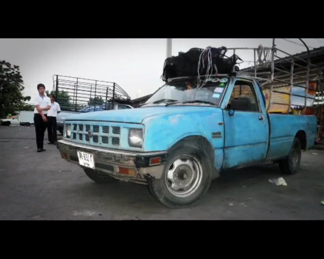 2010 Isuzu D-Max advert - 47 - grubby Isuzu KB ute.jpg