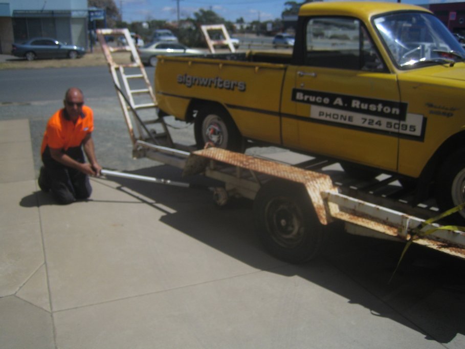 Bellett Nationals 76 - three wheels on trailer.JPG