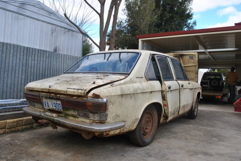 Isuzu Florian - 07 - rear quarter shot.JPG