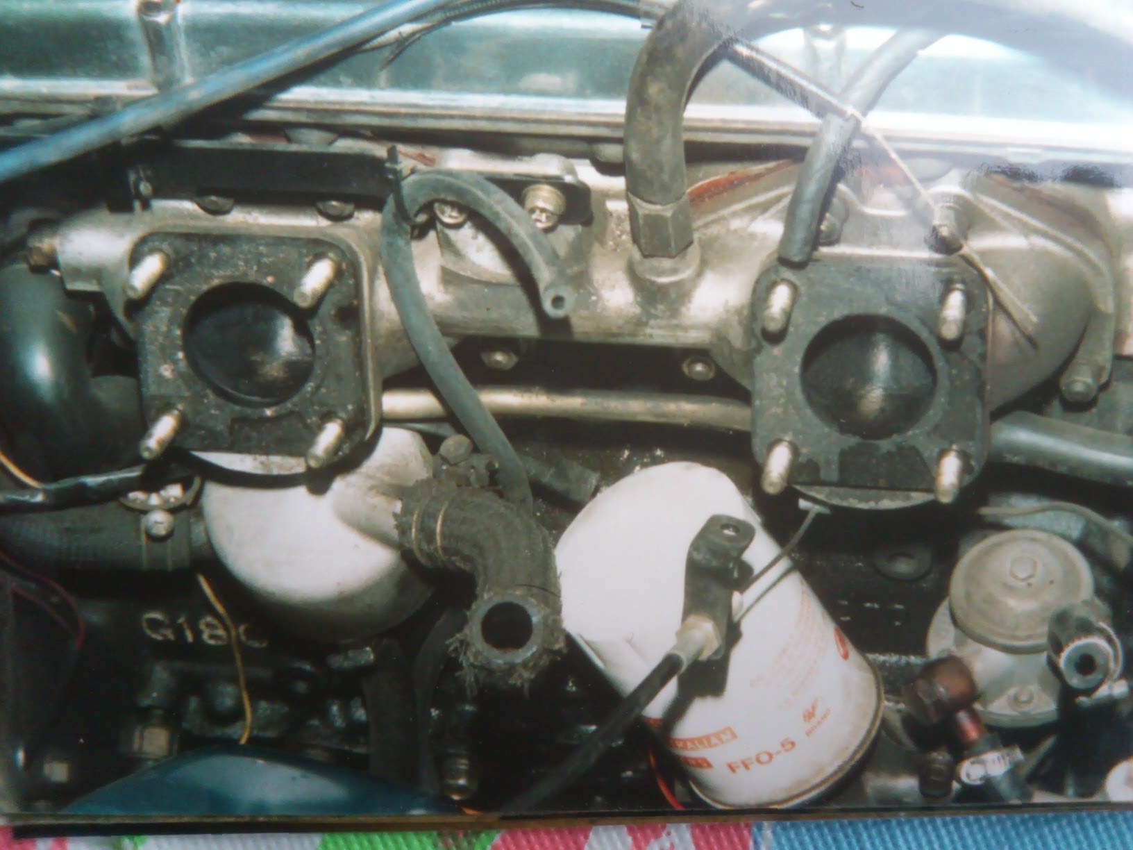 Blue_sedan_DOHC_carbs-off.jpg