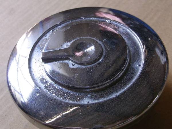 Used Fuel Cap with Key.jpg