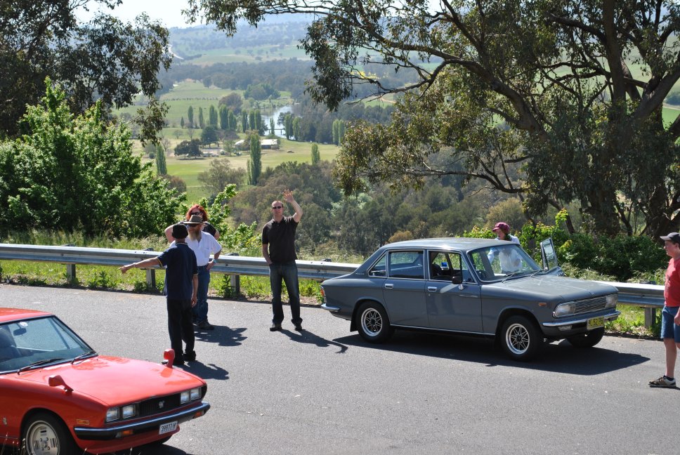 19 October - 10 - Hume Highway lookout.JPG