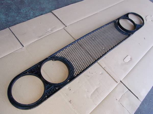 Grille and headlight surrounds - 002.jpg
