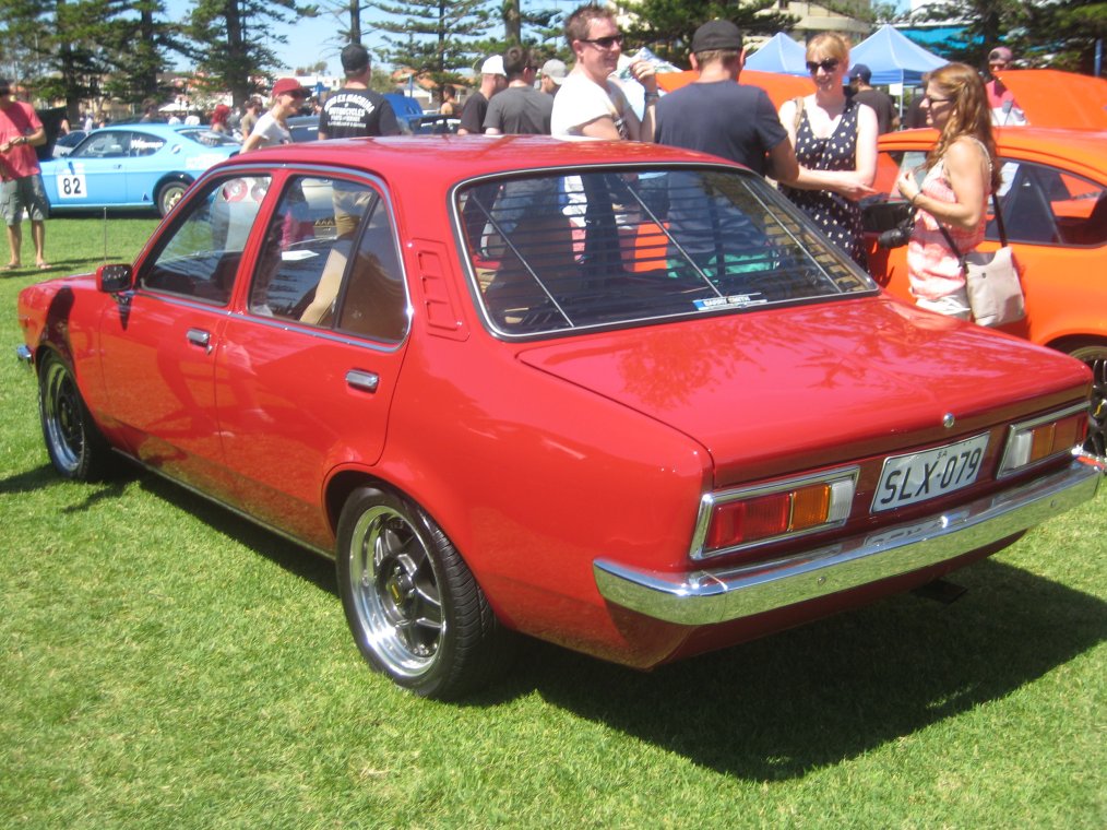 Holden TD Gemini sedan - 02.JPG